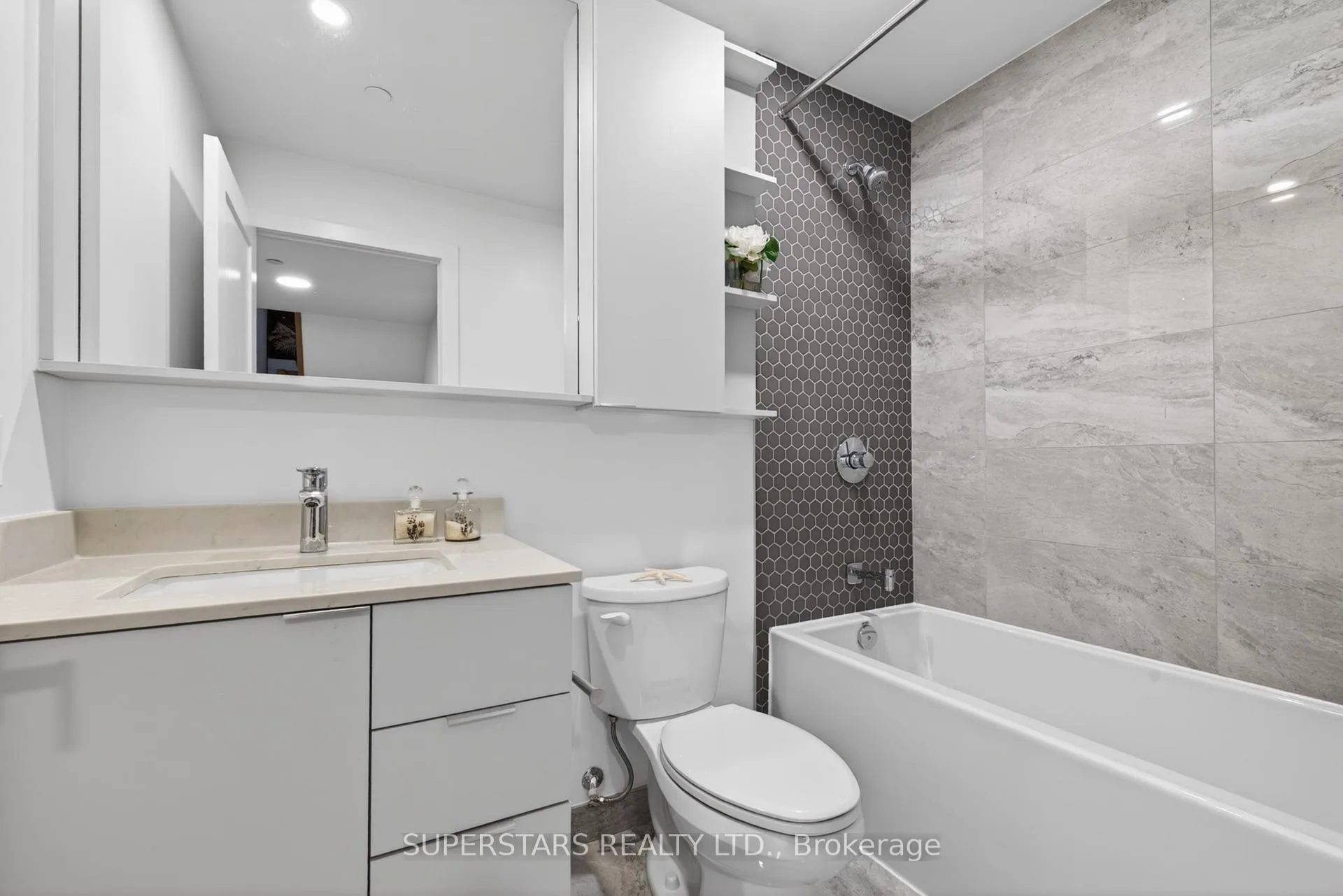 Photo 25 of Unit W118, 8 Cedarland Drive, Markham, Unionville — HOMEH