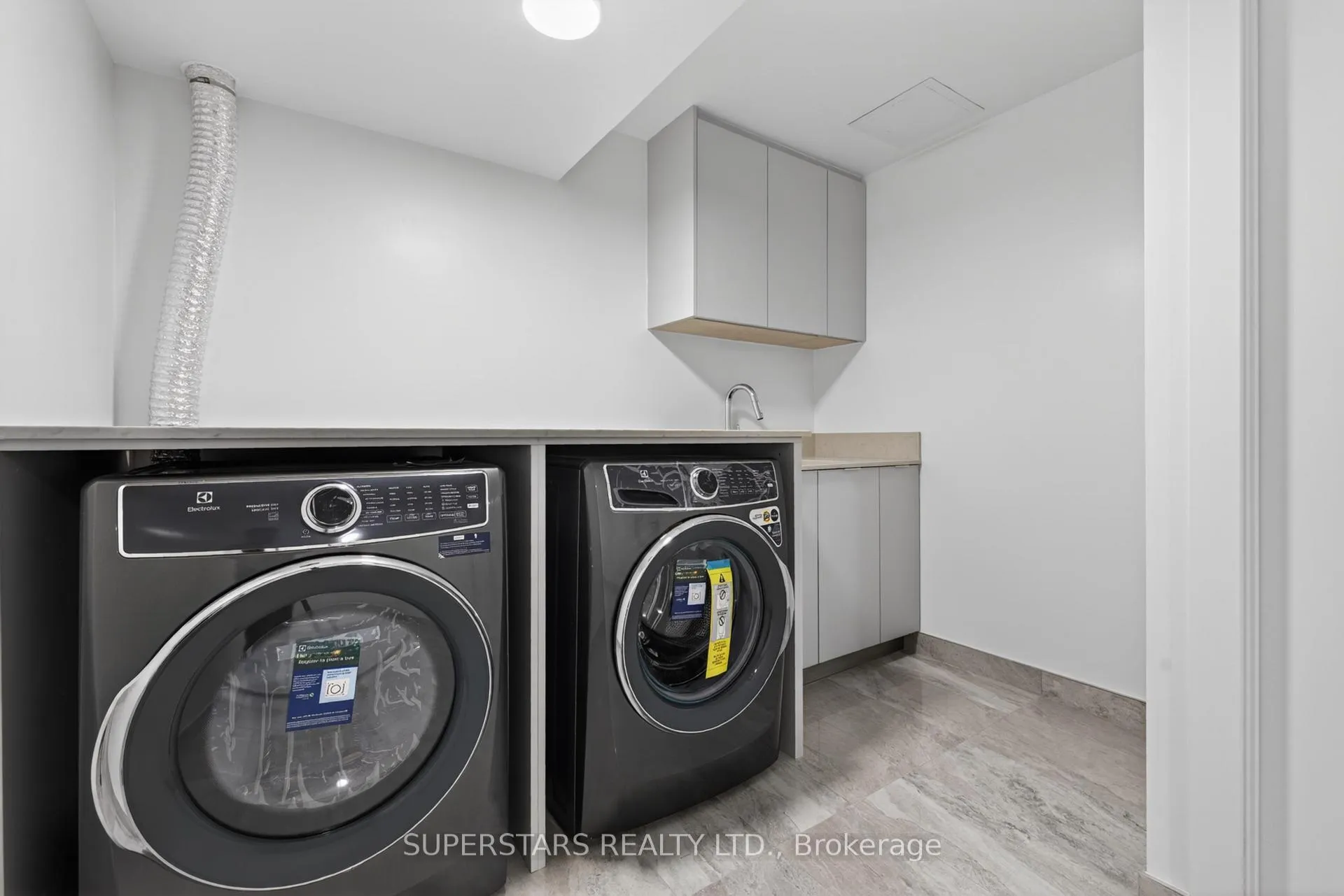 Photo 34 of Unit W118, 8 Cedarland Drive, Markham, Unionville — HOMEH
