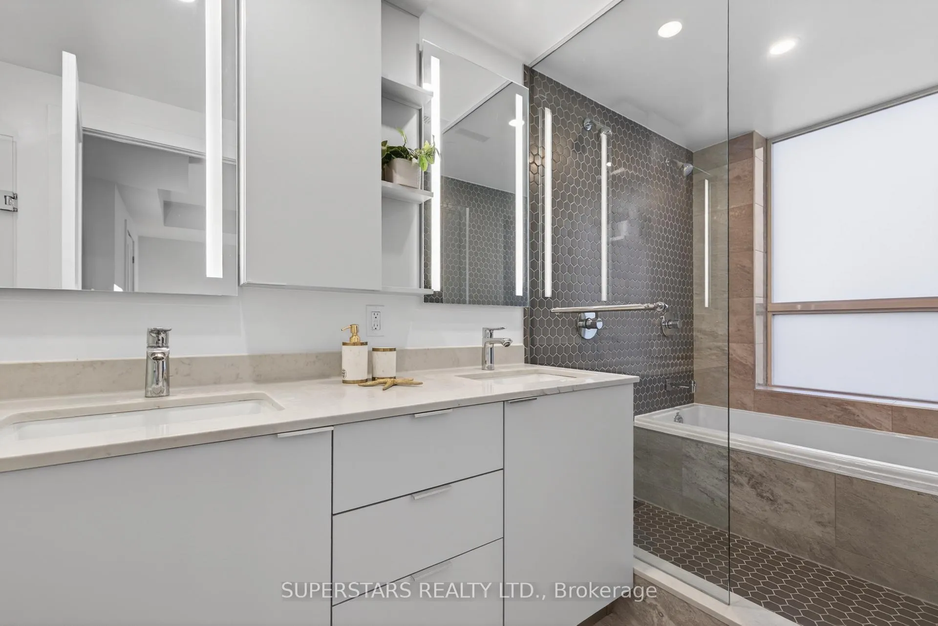 Photo 45 of Unit W118, 8 Cedarland Drive, Markham, Unionville — HOMEH