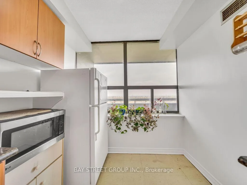 Photo 23 of Unit 1003, 18 Knightsbridge Road, Brampton, Queen Street Corridor — HOMEH