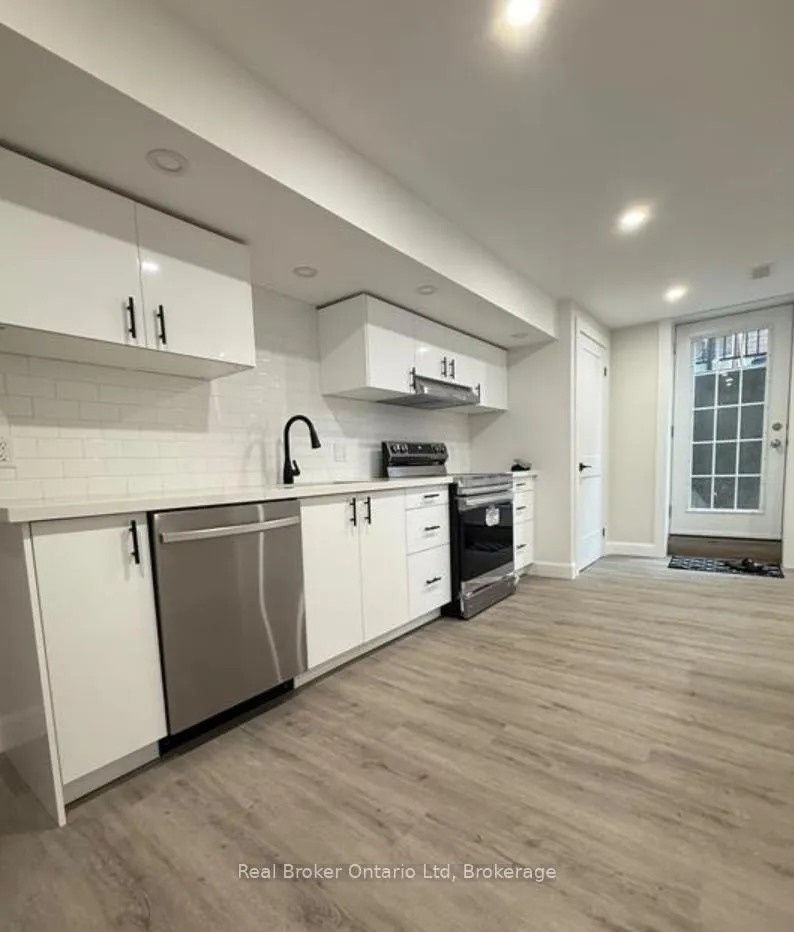 Photo 5 of 29 Hewitt Place, Barrie, Georgian Drive — HOMEH