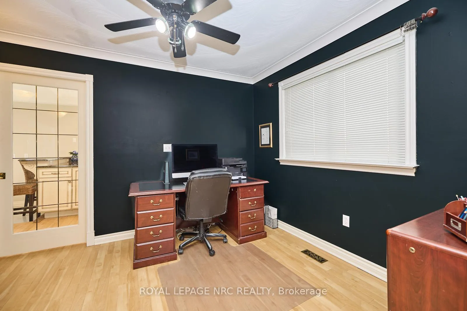 Photo 5 of 12 Brigantine Court, St. Catharines, Port Weller — HOMEH