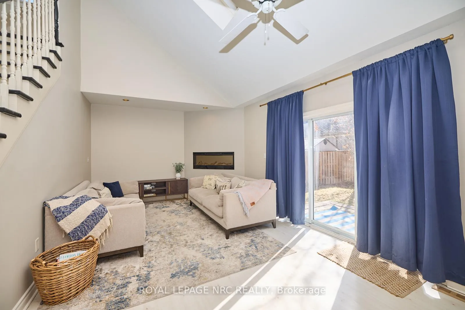 Photo 12 of 12 Brigantine Court, St. Catharines, Port Weller — HOMEH