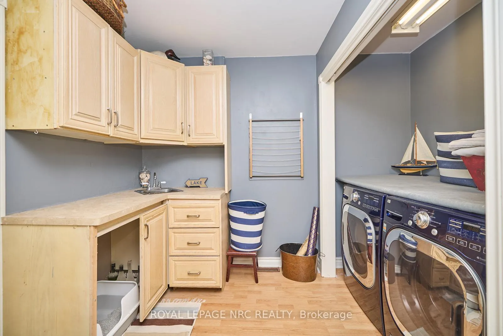 Photo 14 of 12 Brigantine Court, St. Catharines, Port Weller — HOMEH