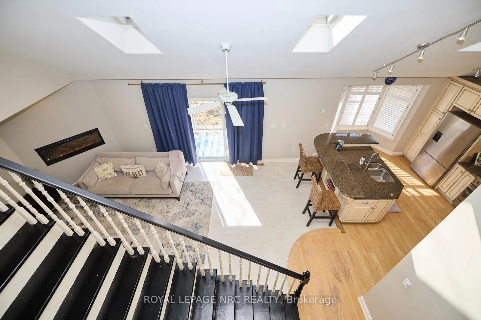 Photo 15 of 12 Brigantine Court, St. Catharines, Port Weller — HOMEH
