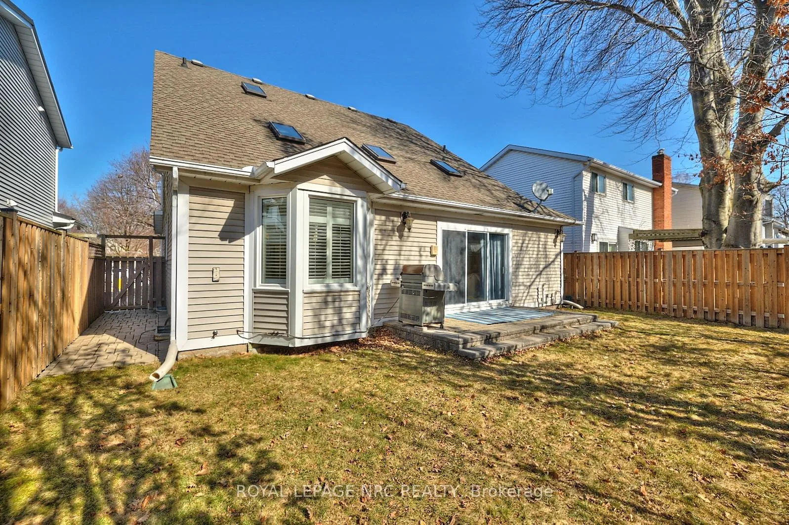 Photo 43 of 12 Brigantine Court, St. Catharines, Port Weller — HOMEH