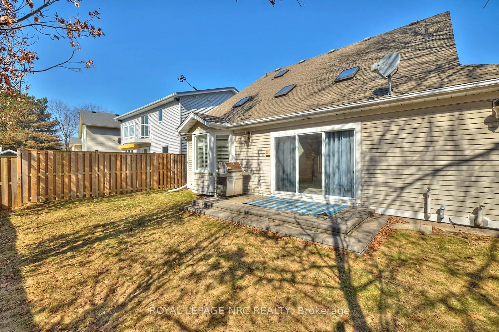 Photo 44 of 12 Brigantine Court, St. Catharines, Port Weller — HOMEH