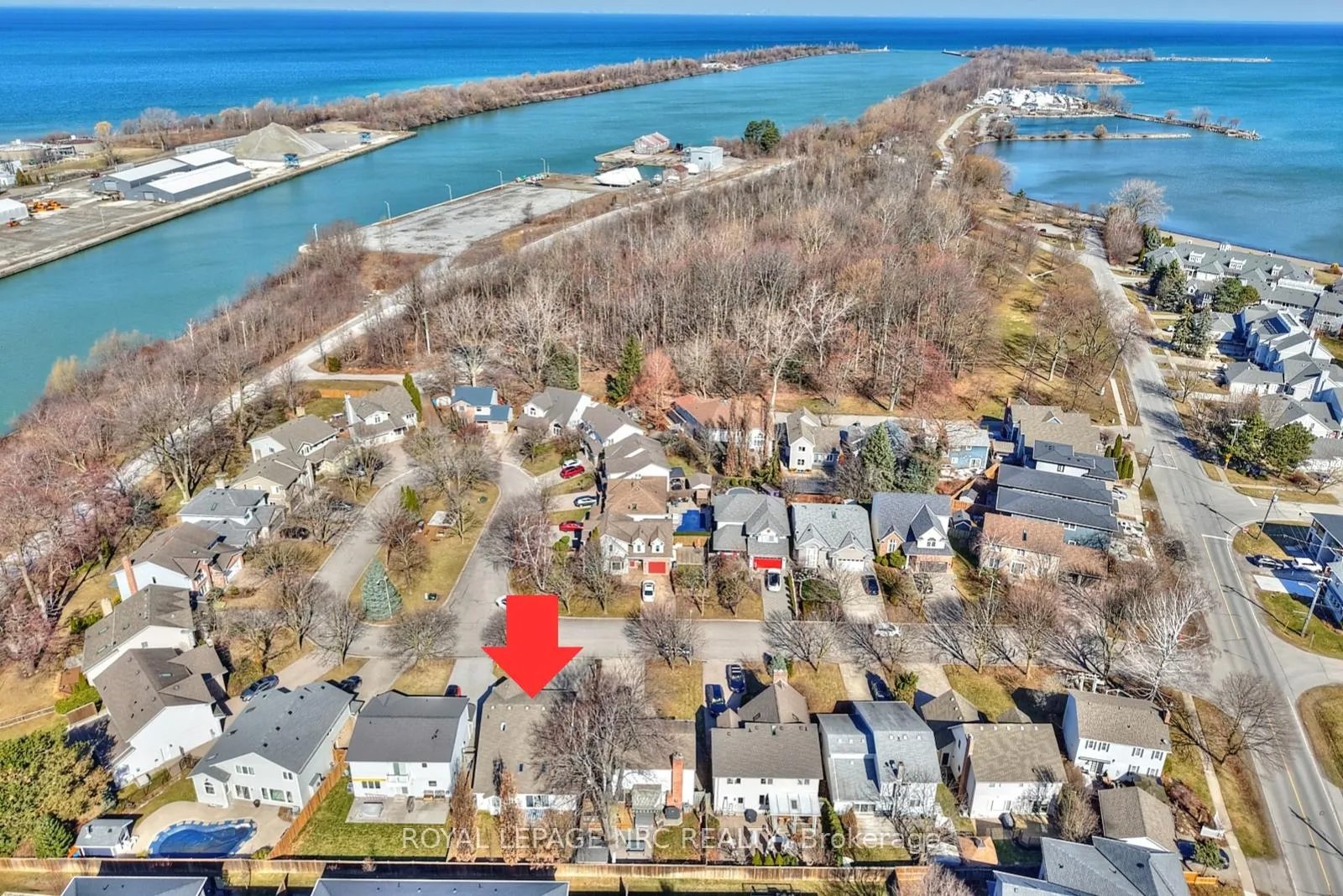 Photo 32 of 12 Brigantine Court, St. Catharines, Port Weller — HOMEH