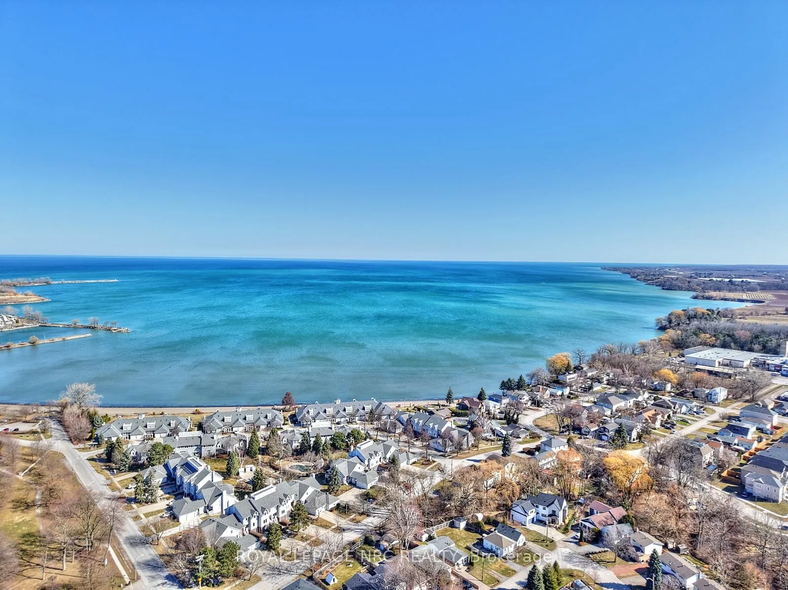 Photo 34 of 12 Brigantine Court, St. Catharines, Port Weller — HOMEH