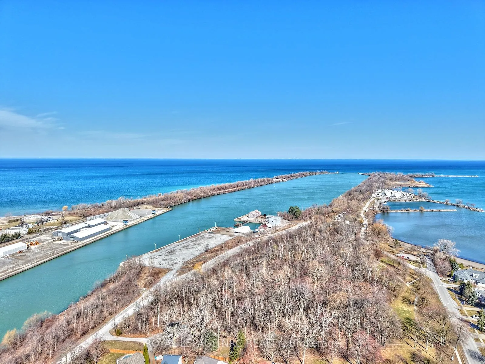 Photo 35 of 12 Brigantine Court, St. Catharines, Port Weller — HOMEH