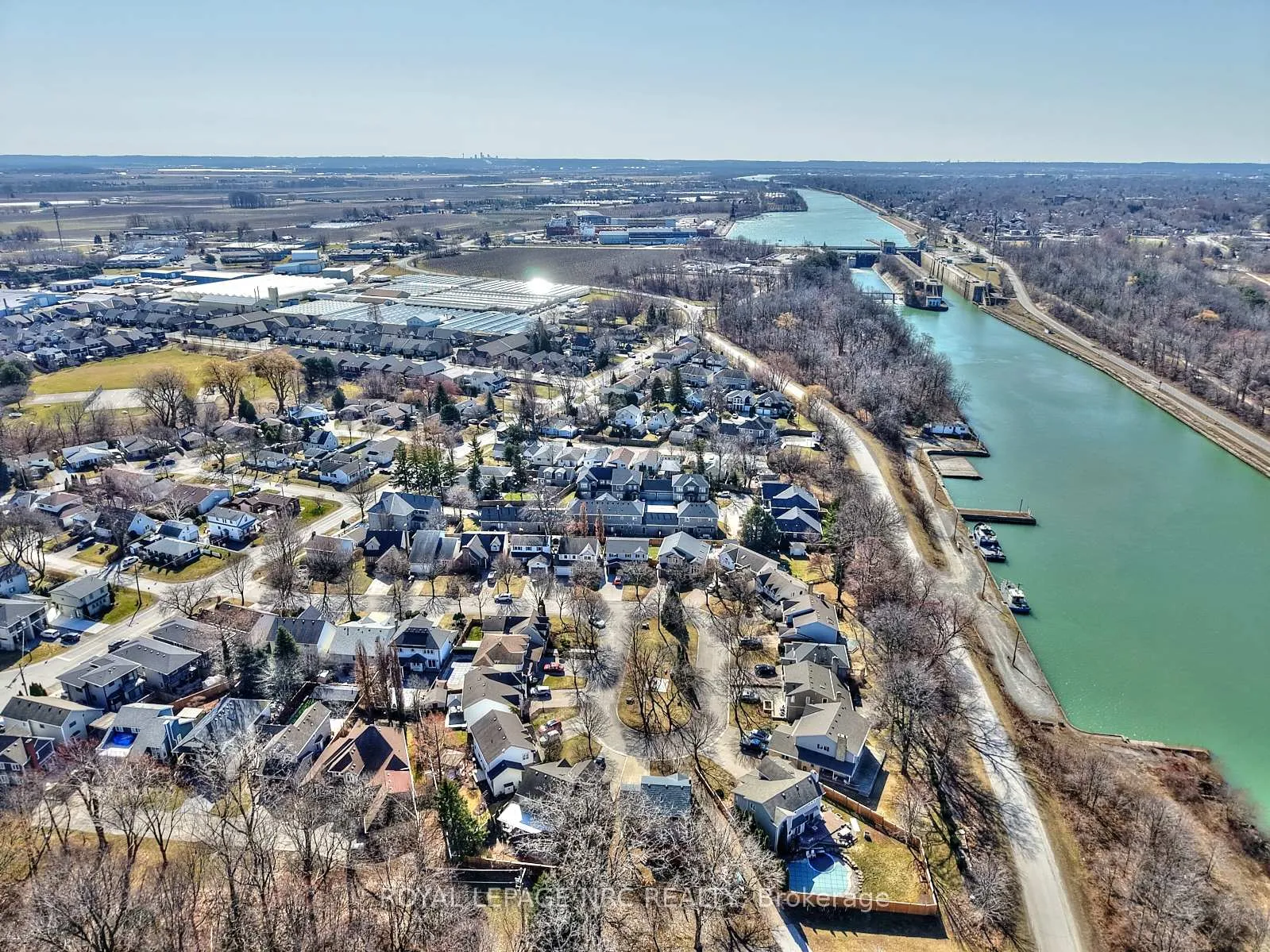 Photo 36 of 12 Brigantine Court, St. Catharines, Port Weller — HOMEH