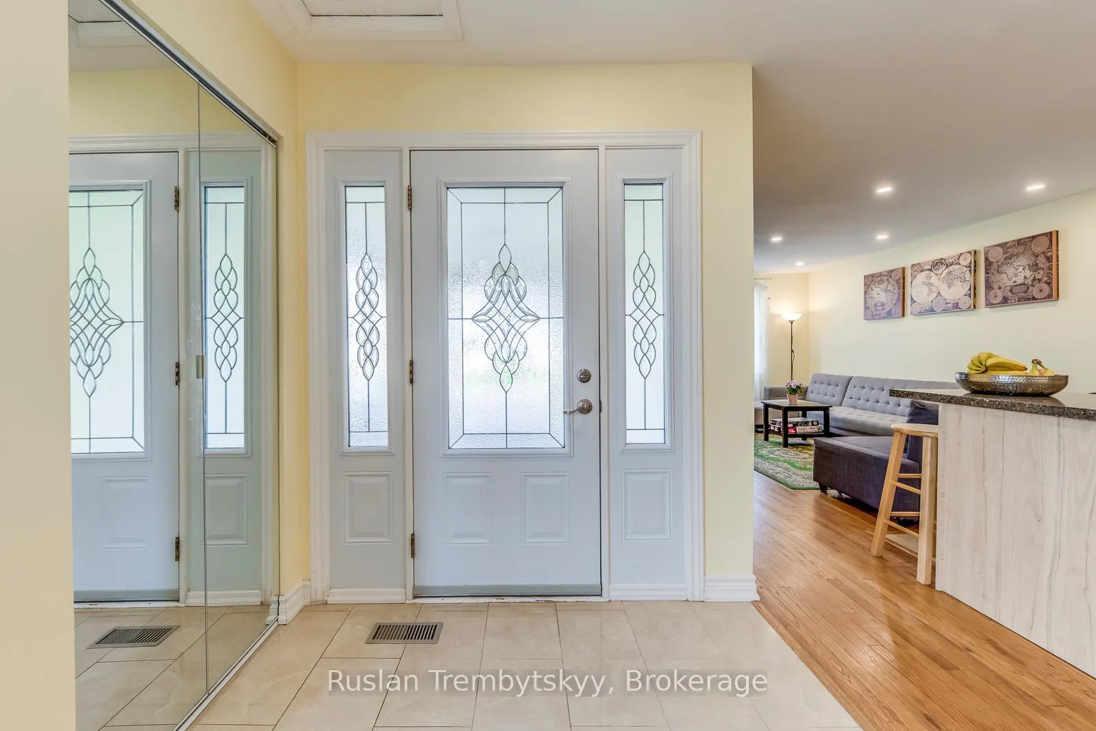 Photo 4 of 2240 Manchester Drive, Burlington, Brant Hills — HOMEH