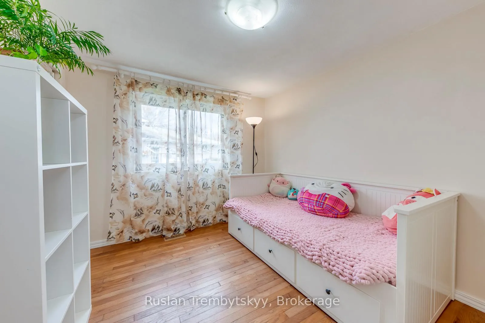 Photo 24 of 2240 Manchester Drive, Burlington, Brant Hills — HOMEH