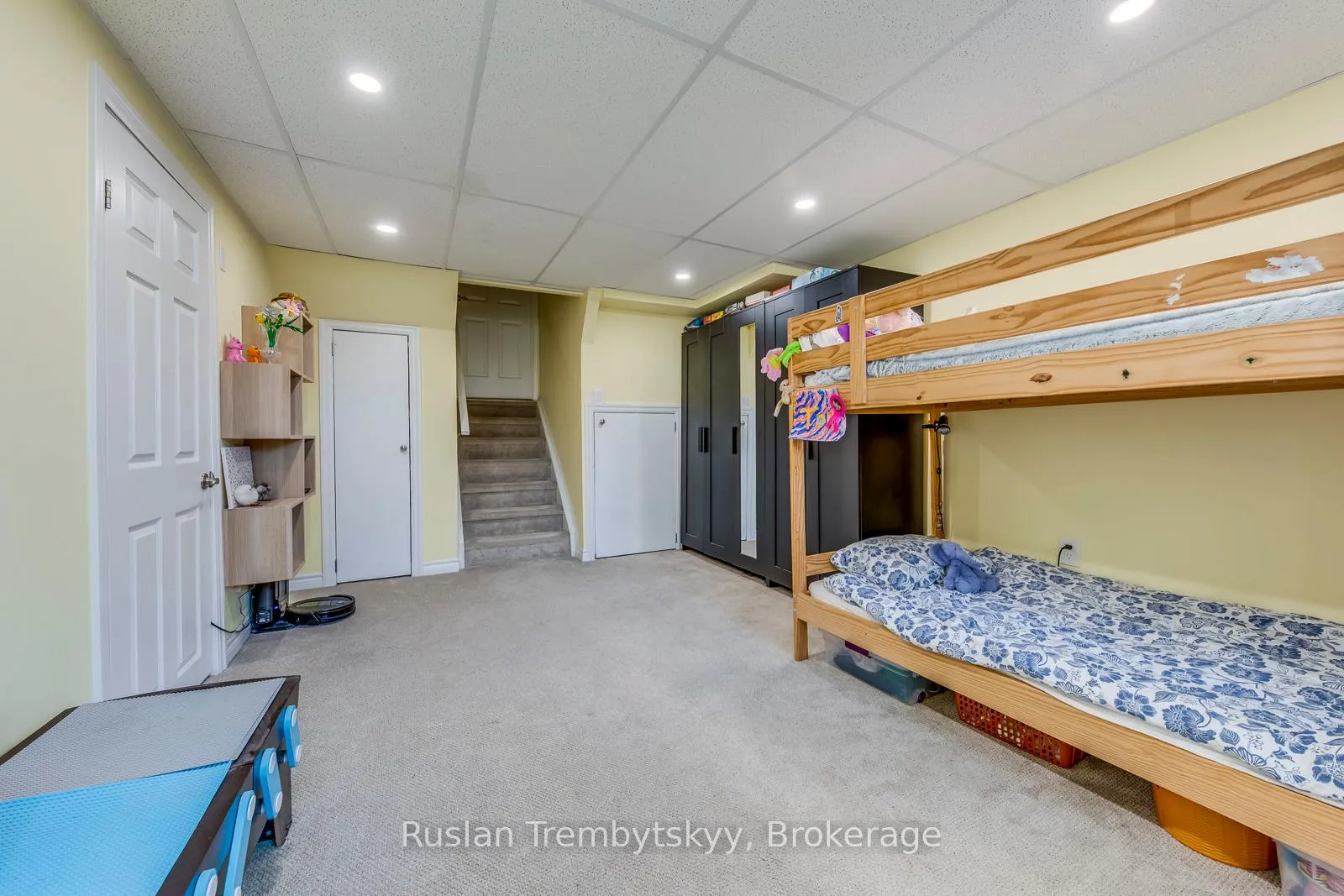 Photo 32 of 2240 Manchester Drive, Burlington, Brant Hills — HOMEH
