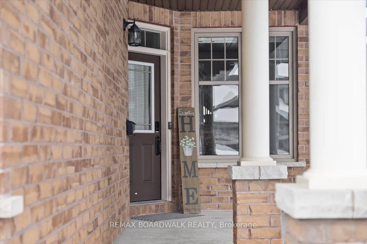 Photo 2 of 330 Bobolink Ridge, Ottawa, Kanata - Emerald Meadows/Trailwest — HOMEH