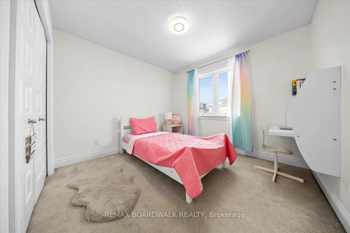 Photo 33 of 330 Bobolink Ridge, Ottawa, Kanata - Emerald Meadows/Trailwest — HOMEH
