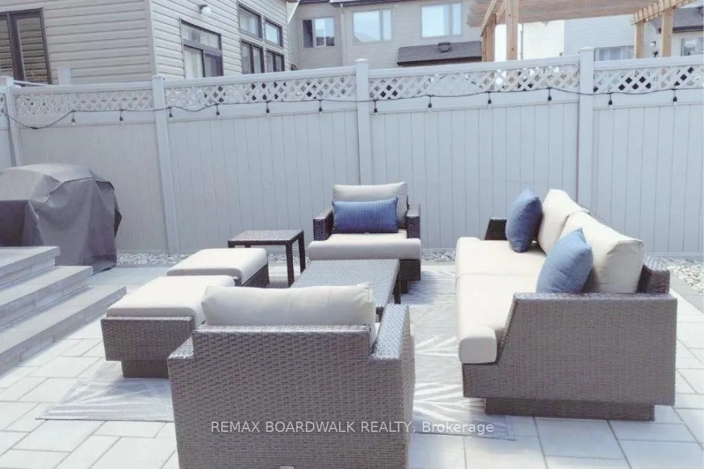 Photo 48 of 330 Bobolink Ridge, Ottawa, Kanata - Emerald Meadows/Trailwest — HOMEH