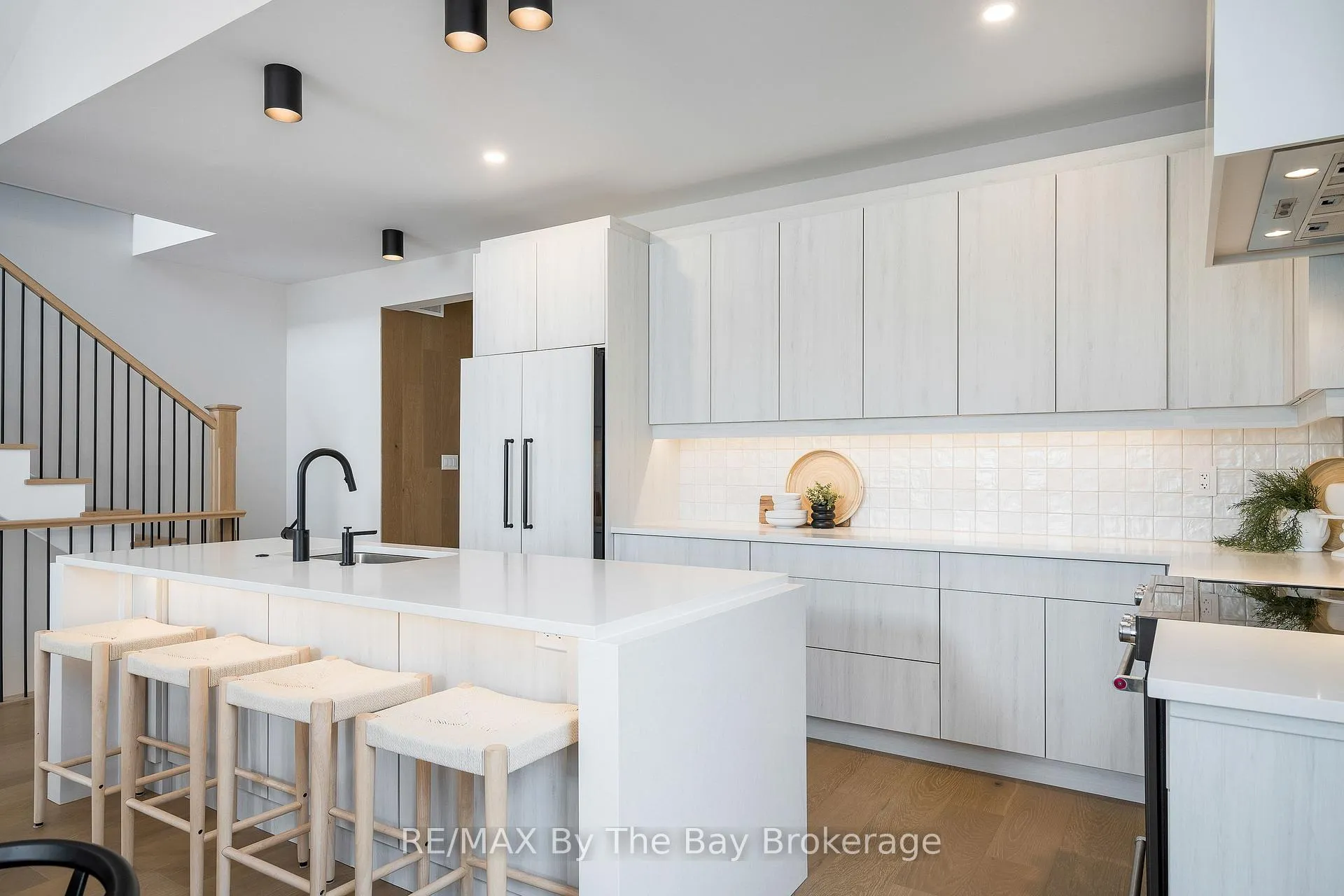 Photo 9 of 113 Black Willow Crescent, Blue Mountains — HOMEH