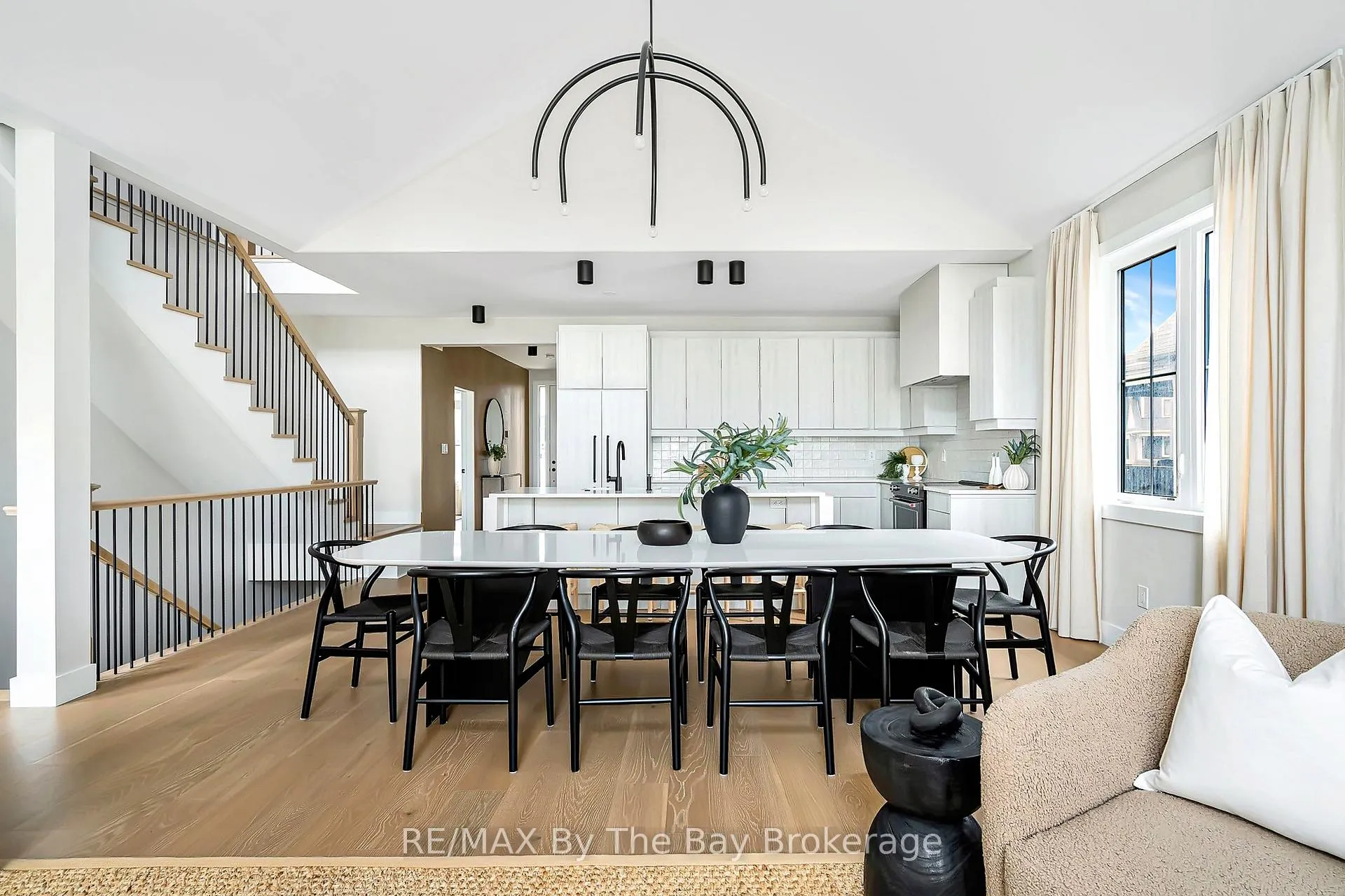 Photo 10 of 113 Black Willow Crescent, Blue Mountains — HOMEH
