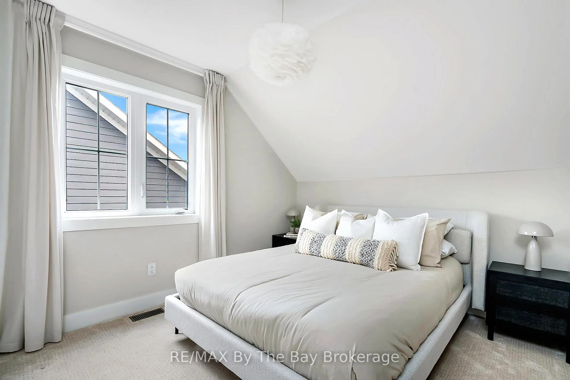 Photo 27 of 113 Black Willow Crescent, Blue Mountains — HOMEH