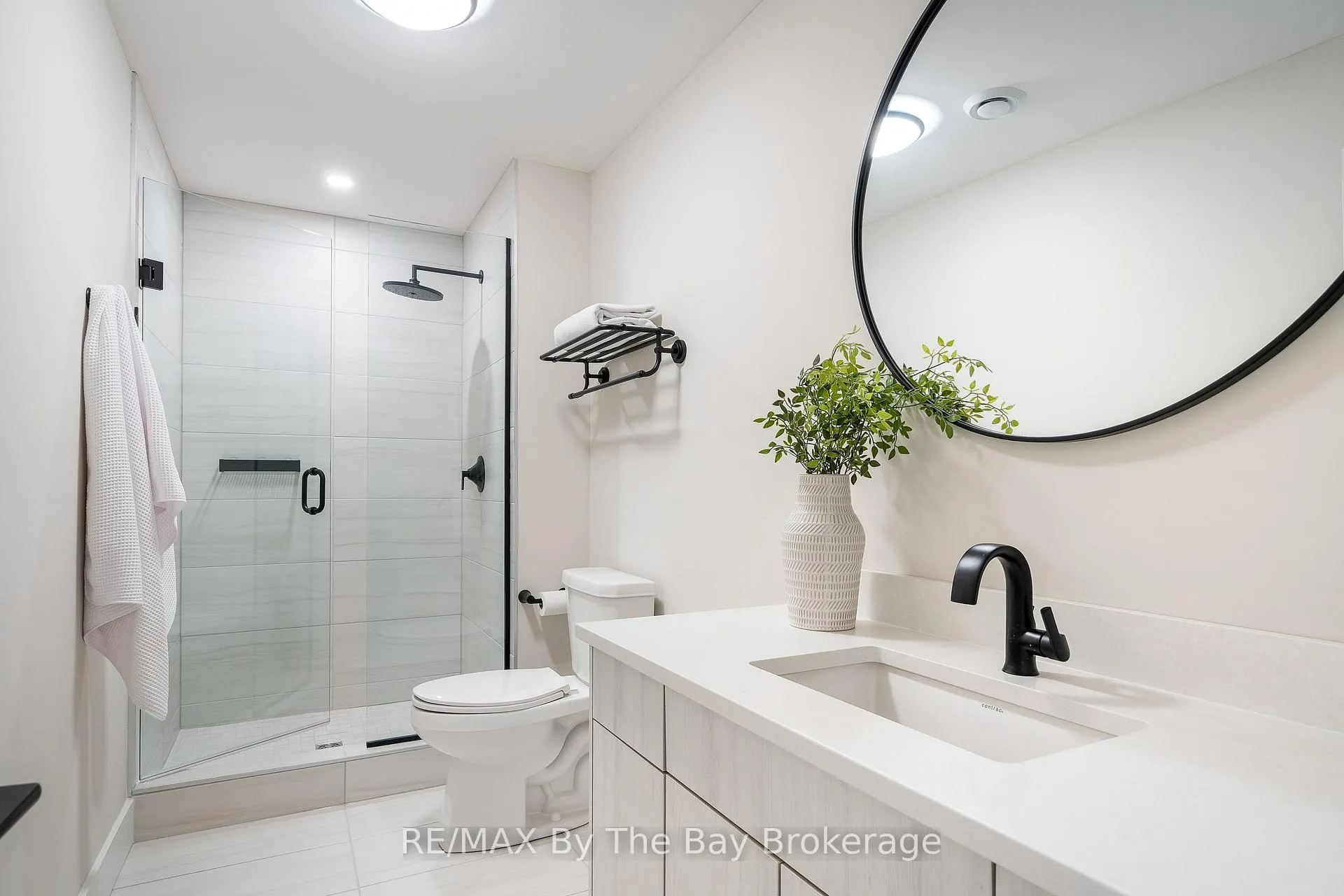 Photo 32 of 113 Black Willow Crescent, Blue Mountains — HOMEH
