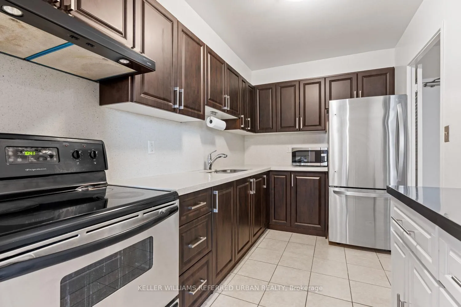 Photo 7 of Unit 903, 5 Massey Square, Toronto, Crescent Town — HOMEH