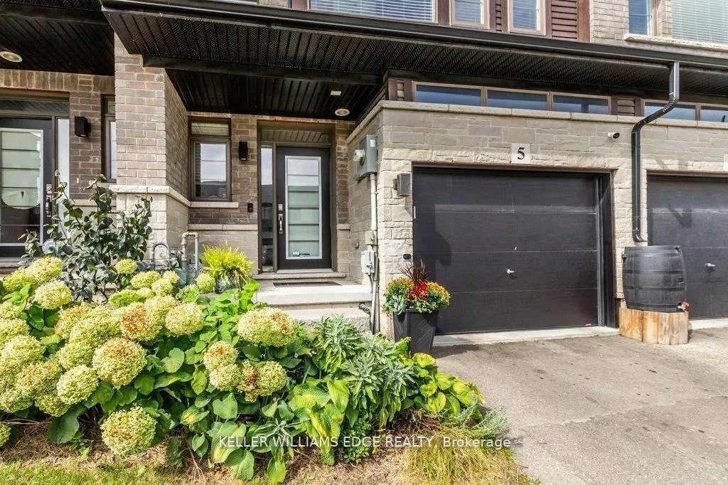 Photo 2 of 5 Greenwich Avenue, Hamilton, Stoney Creek — HOMEH