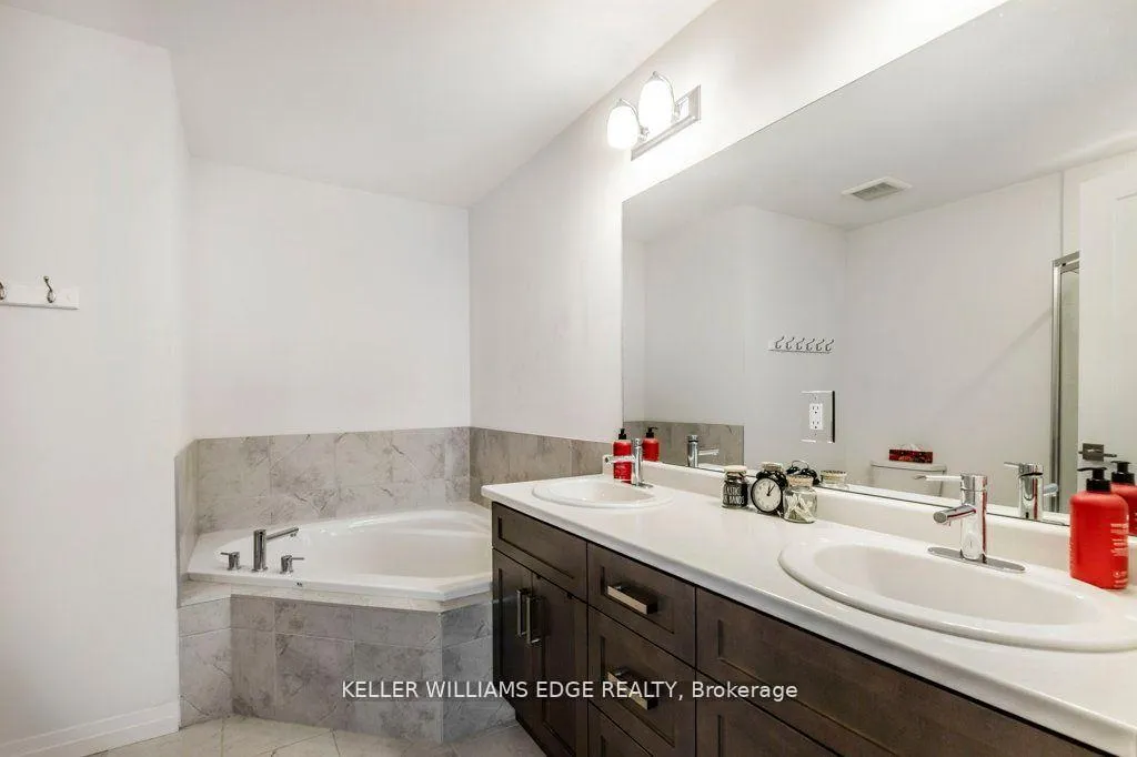 Photo 15 of 5 Greenwich Avenue, Hamilton, Stoney Creek — HOMEH