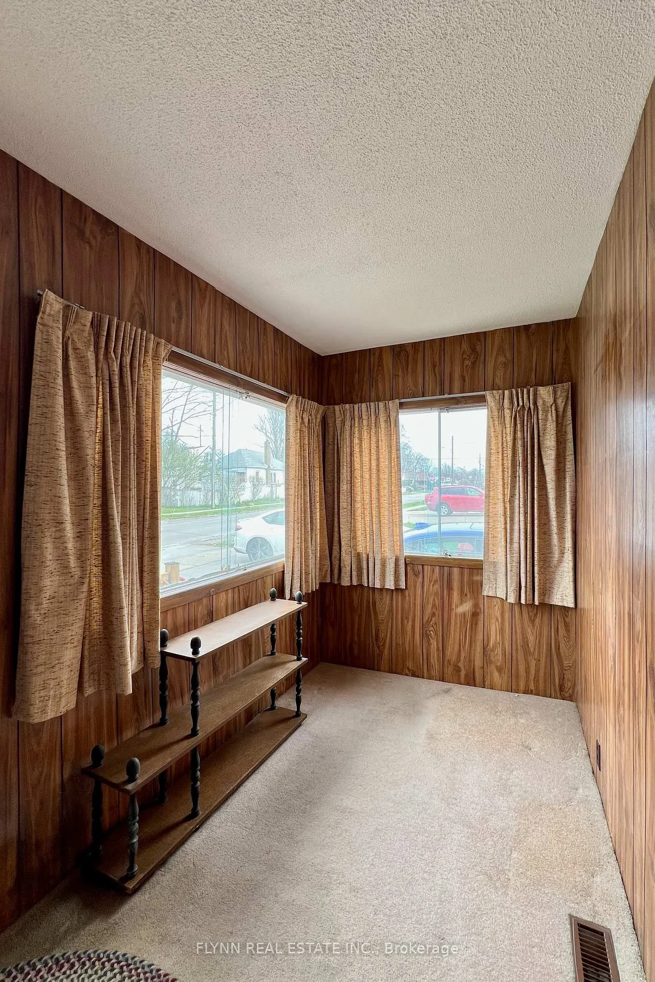 Photo 4 of 6594 Barker Street, Niagara Falls, Dorchester — HOMEH