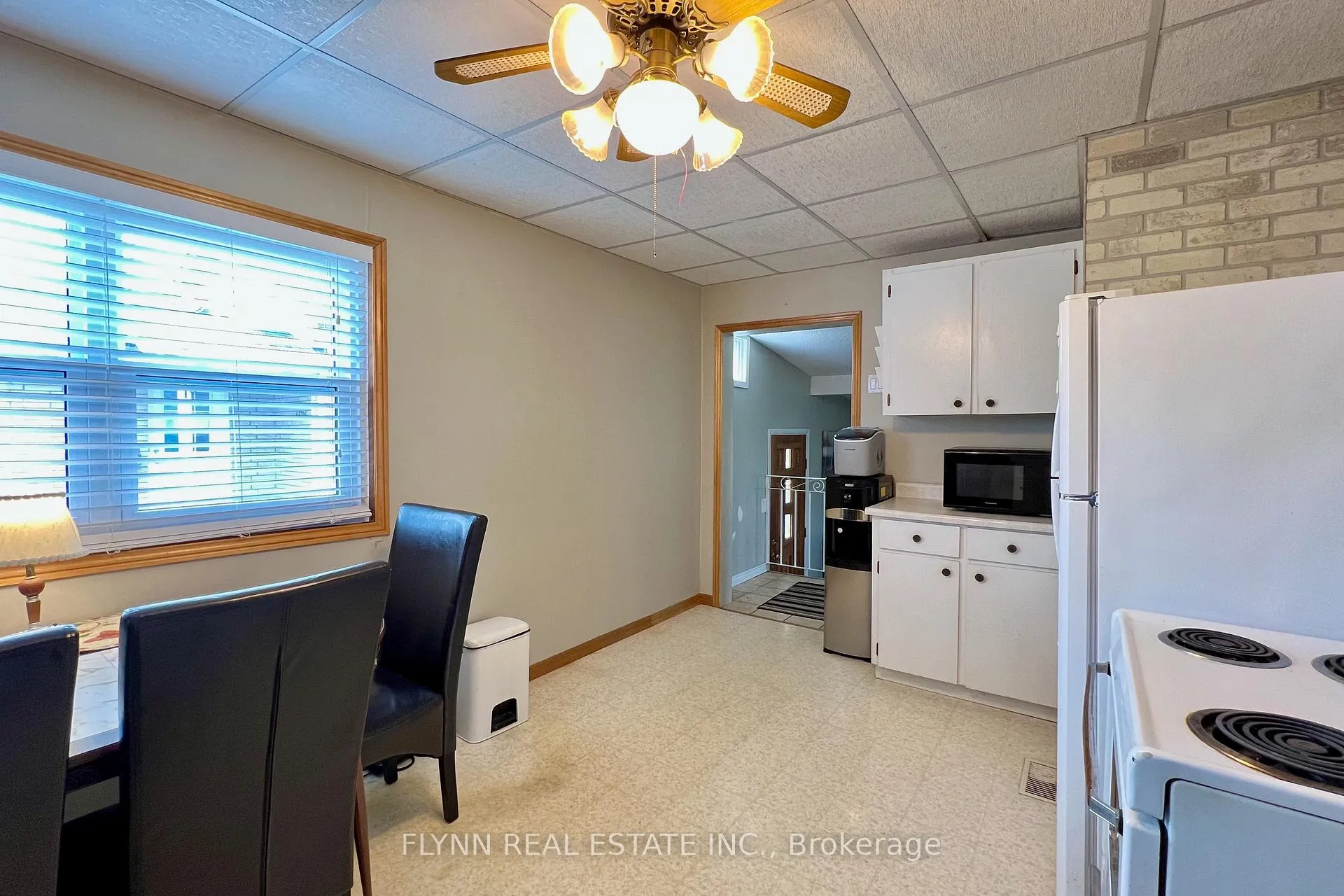 Photo 8 of 6594 Barker Street, Niagara Falls, Dorchester — HOMEH