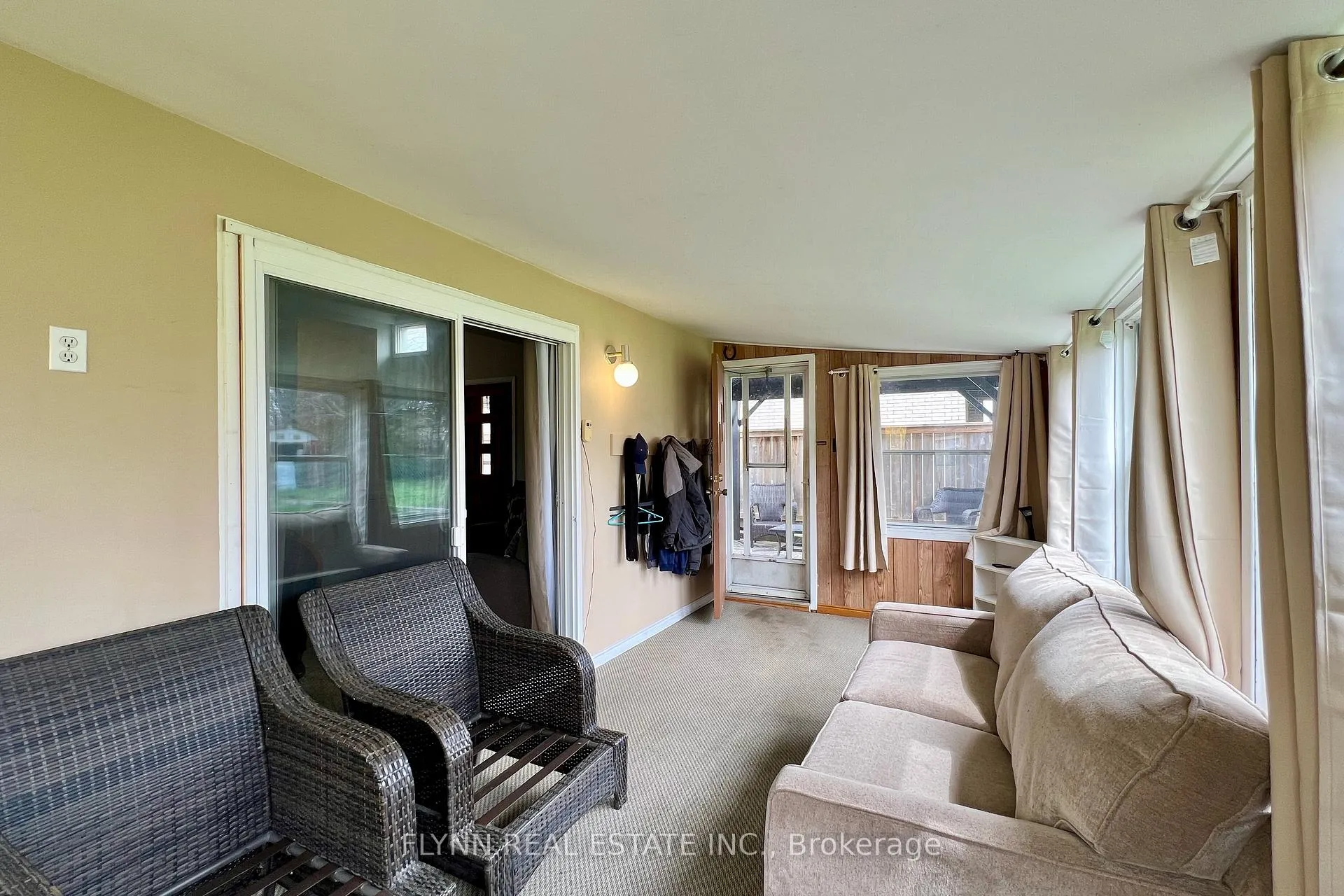 Photo 17 of 6594 Barker Street, Niagara Falls, Dorchester — HOMEH
