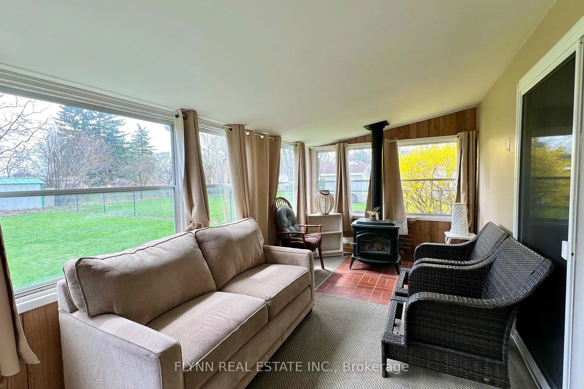 Photo 18 of 6594 Barker Street, Niagara Falls, Dorchester — HOMEH