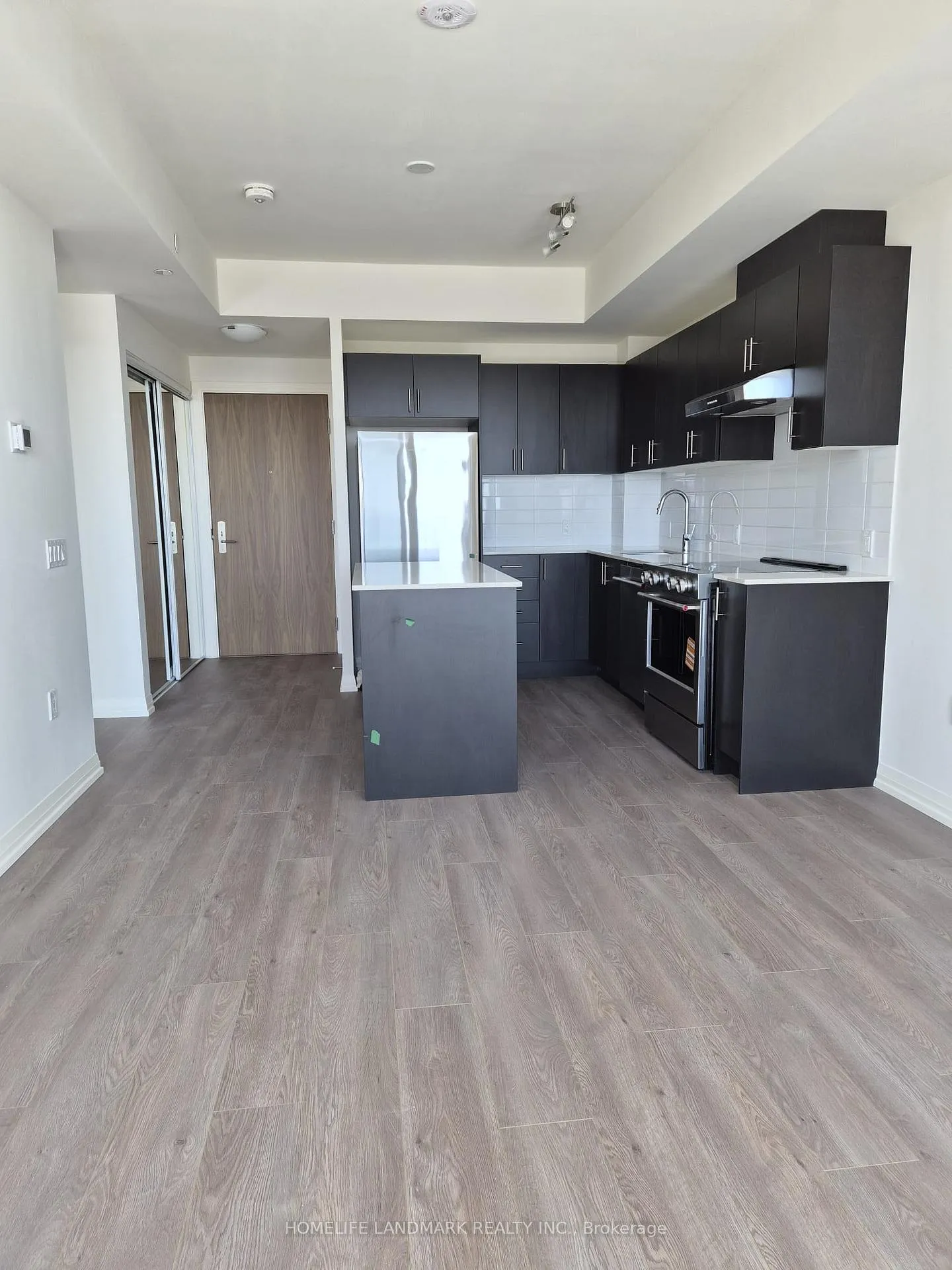 Photo 10 of Unit 1607, 27 Korda Gate, Vaughan, Vellore Village — HOMEH