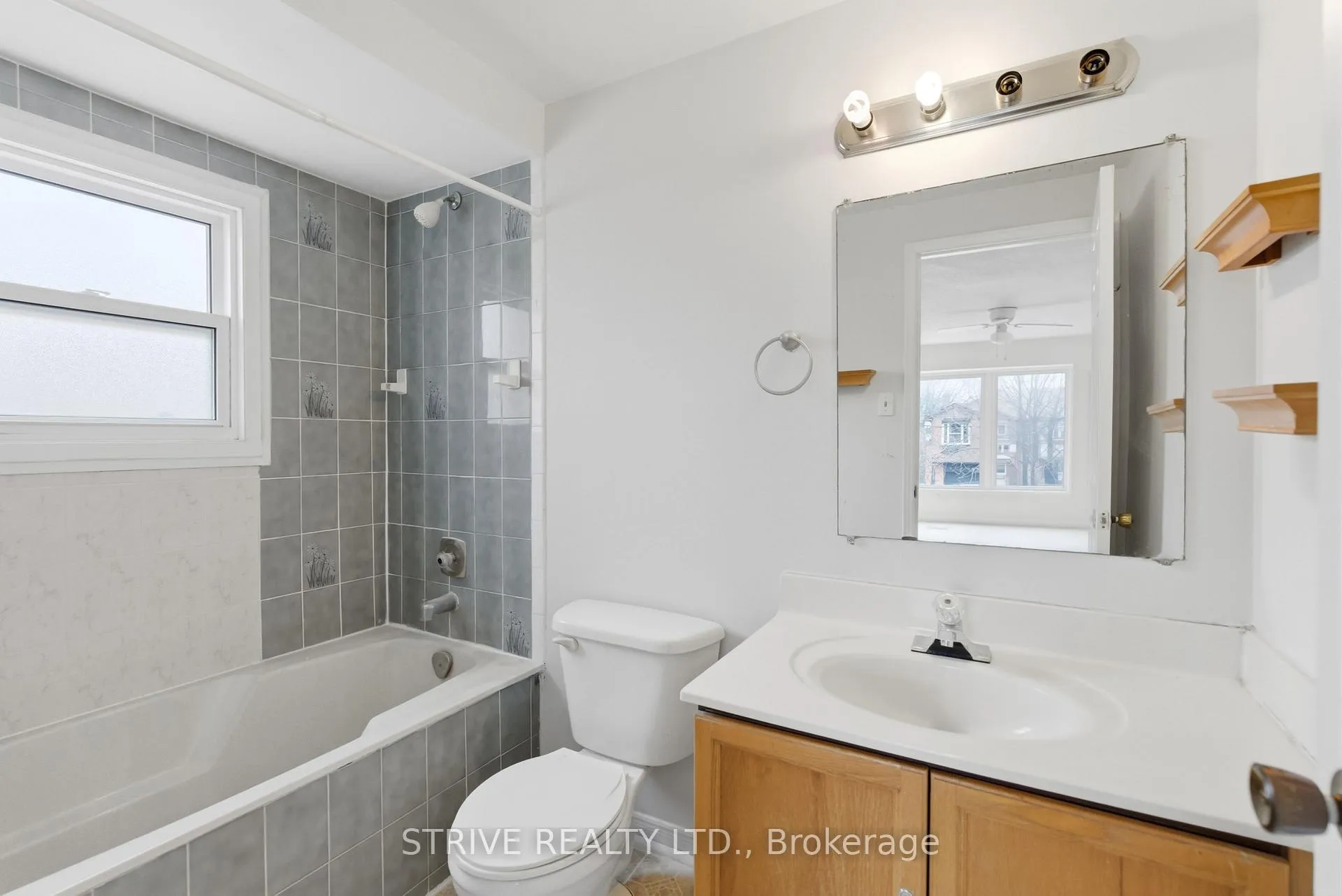 Photo 23 of 13 Brocklesby Crescent, Ajax, Central West — HOMEH