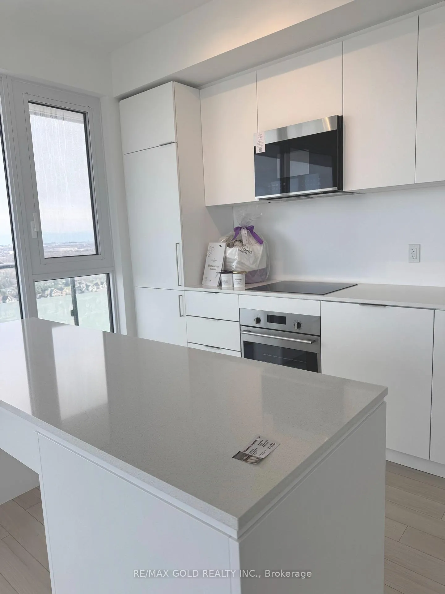 Photo 10 of 15 Skyridge Drive, Brampton, Bram East — HOMEH