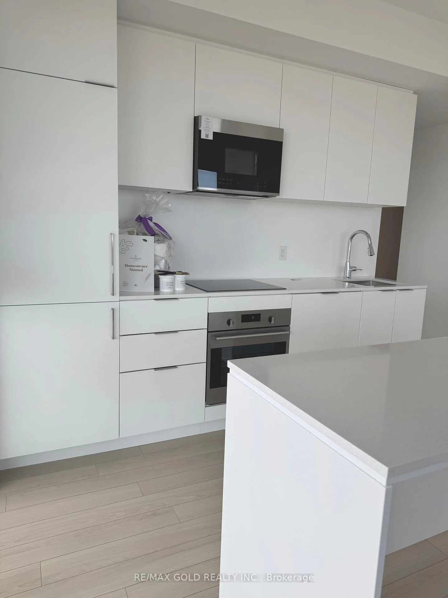 Photo 12 of 15 Skyridge Drive, Brampton, Bram East — HOMEH