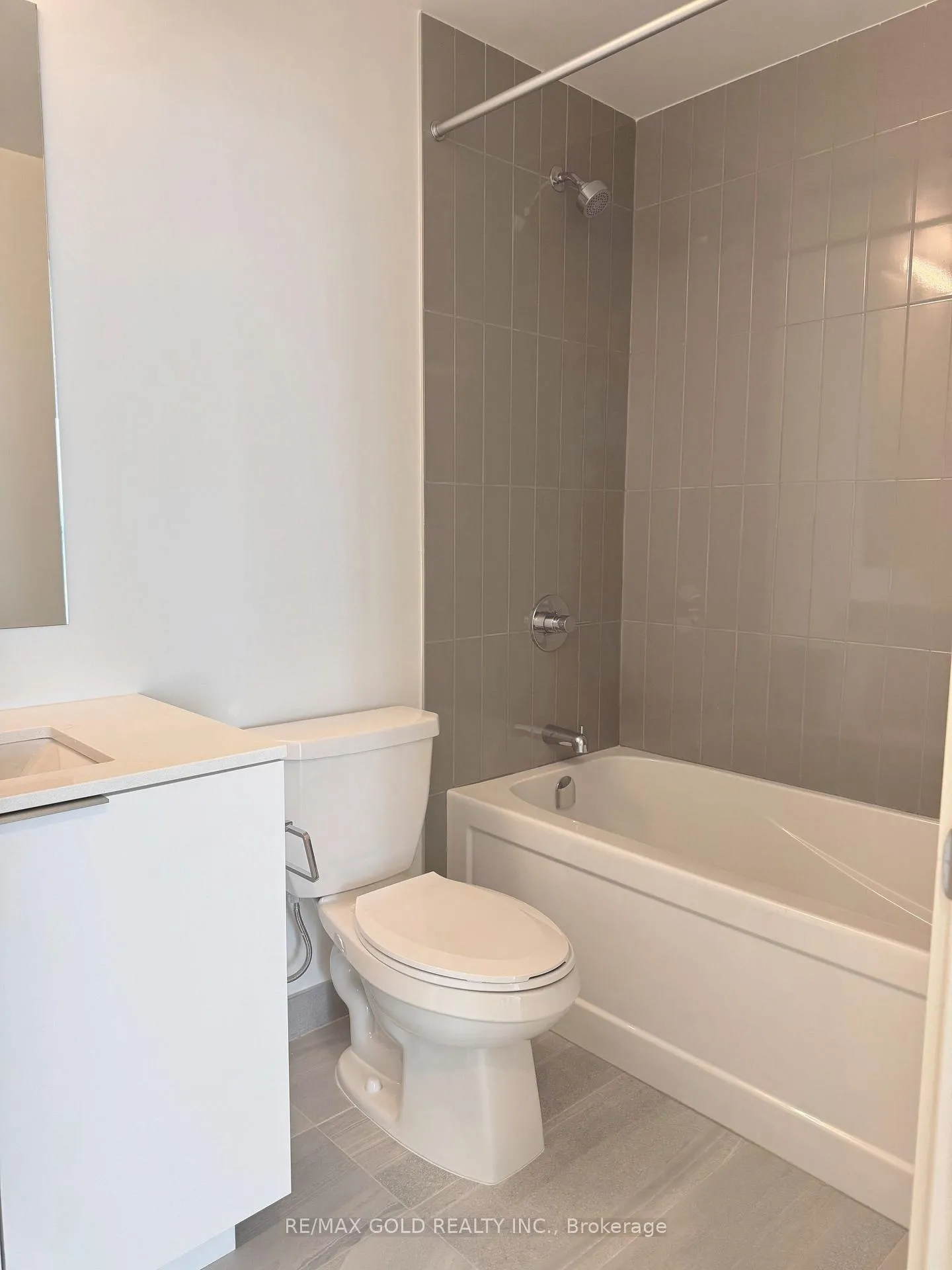 Photo 14 of 15 Skyridge Drive, Brampton, Bram East — HOMEH