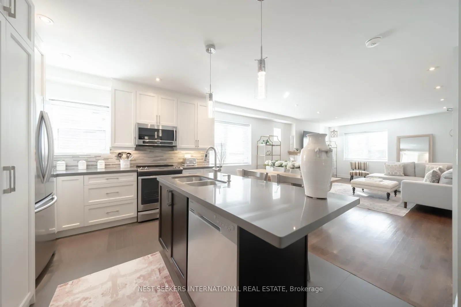 Photo 3 of Unit 3, 963 Avenue Road, Toronto, Yonge-Eglinton — HOMEH