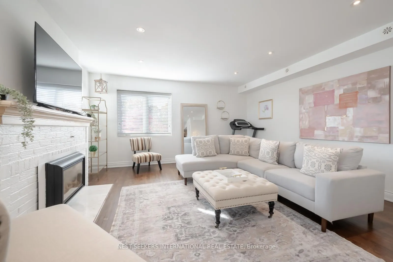 Photo 4 of Unit 3, 963 Avenue Road, Toronto, Yonge-Eglinton — HOMEH