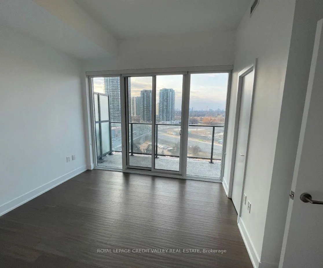 Photo 9 of Unit 1113, 30 Shore Breeze Drive, Etobicoke, Mimico — HOMEH