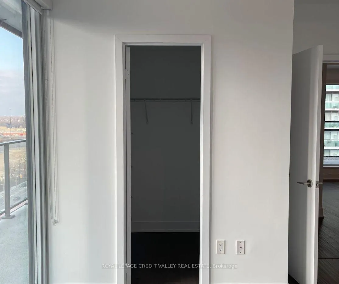 Photo 12 of Unit 1113, 30 Shore Breeze Drive, Etobicoke, Mimico — HOMEH