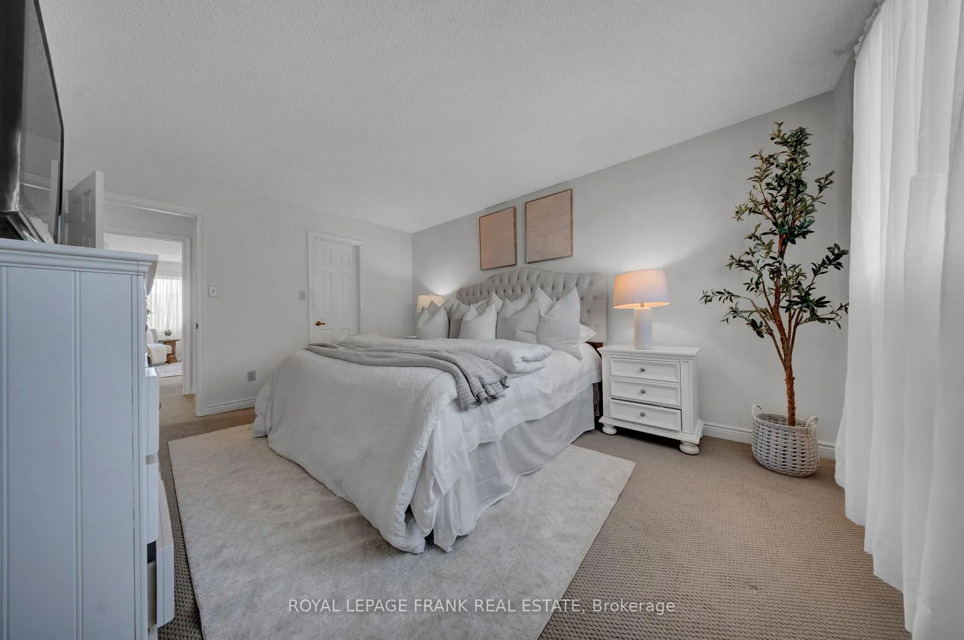 Photo 13 of 86 Devondale Street, Clarington, Courtice — HOMEH