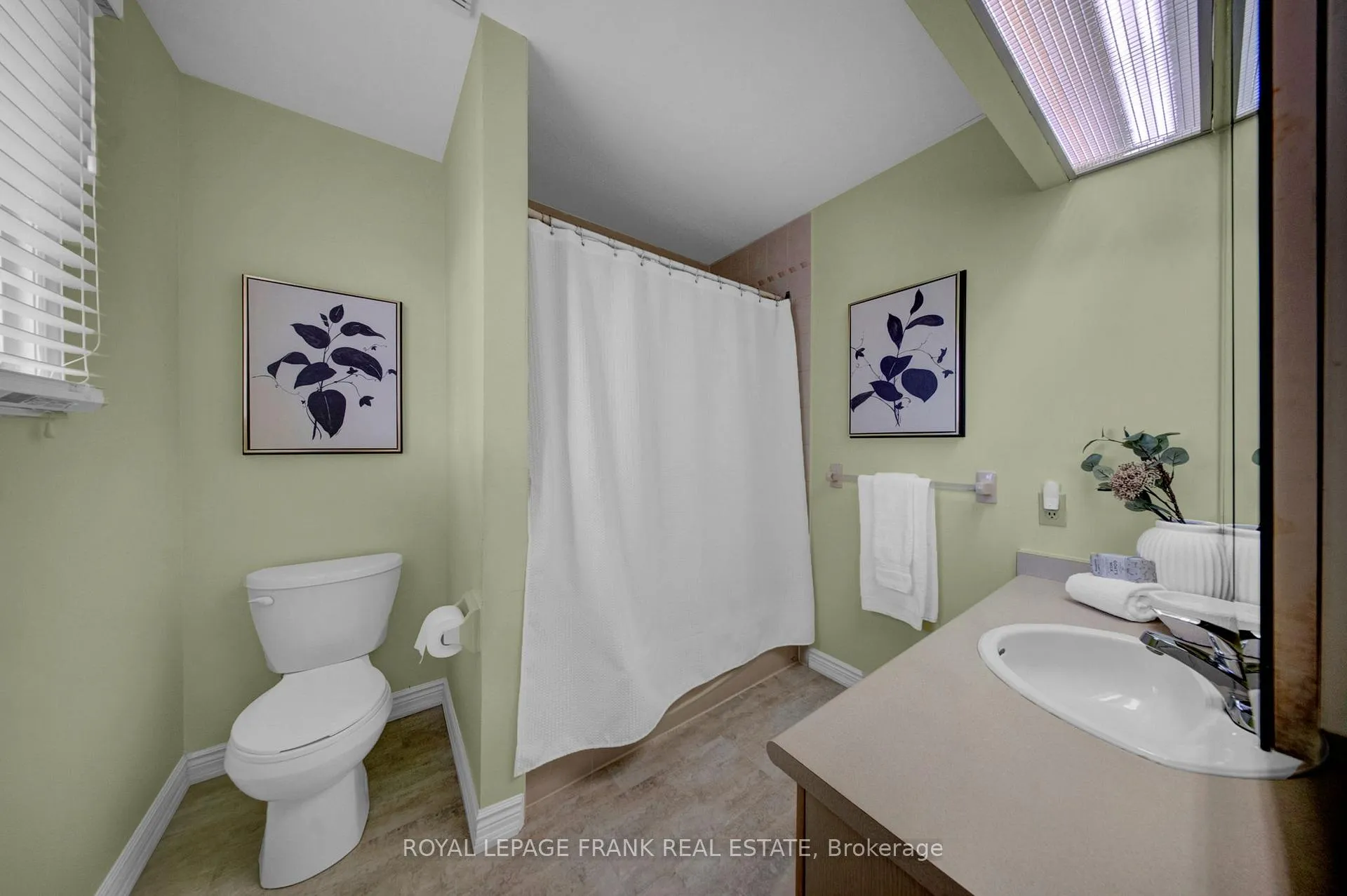 Photo 14 of 86 Devondale Street, Clarington, Courtice — HOMEH