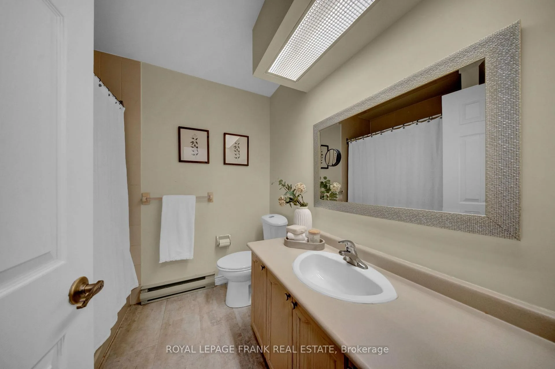 Photo 17 of 86 Devondale Street, Clarington, Courtice — HOMEH