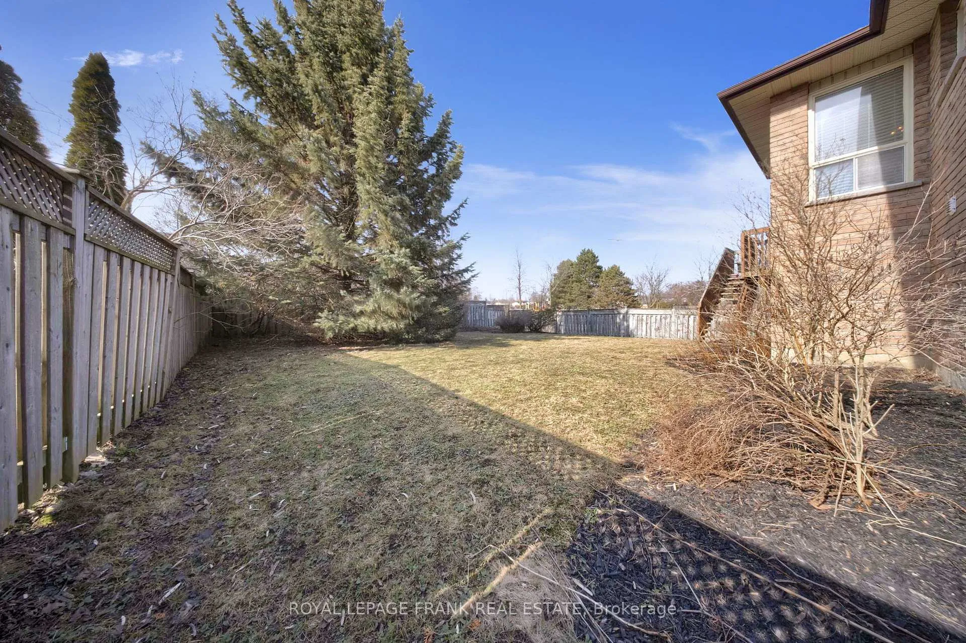 Photo 26 of 86 Devondale Street, Clarington, Courtice — HOMEH
