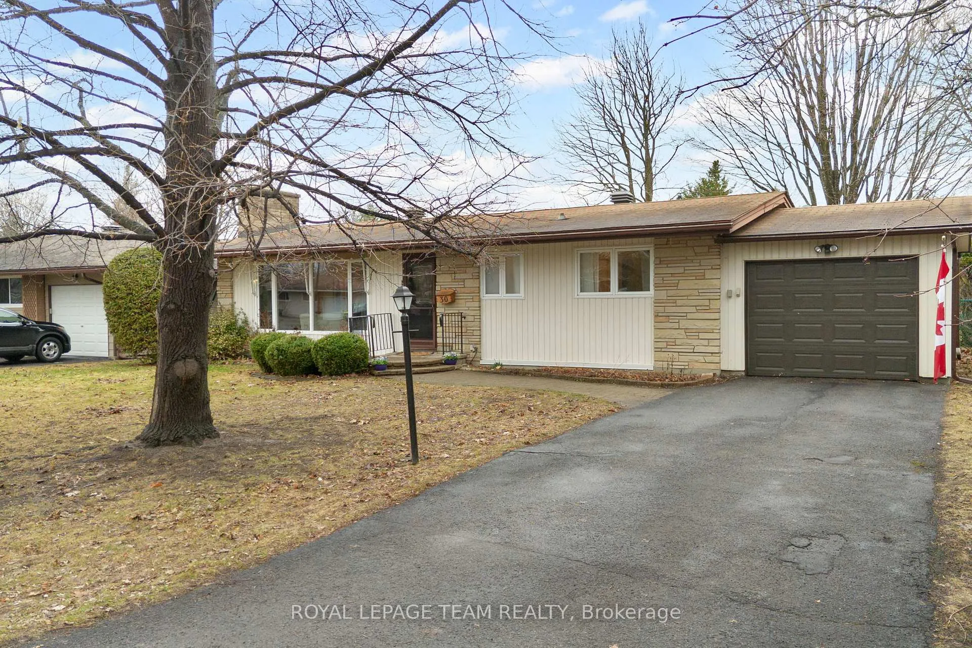 Photo 1 of 30 Elmsley Crescent, Ottawa, Arbeatha Park — HOMEH