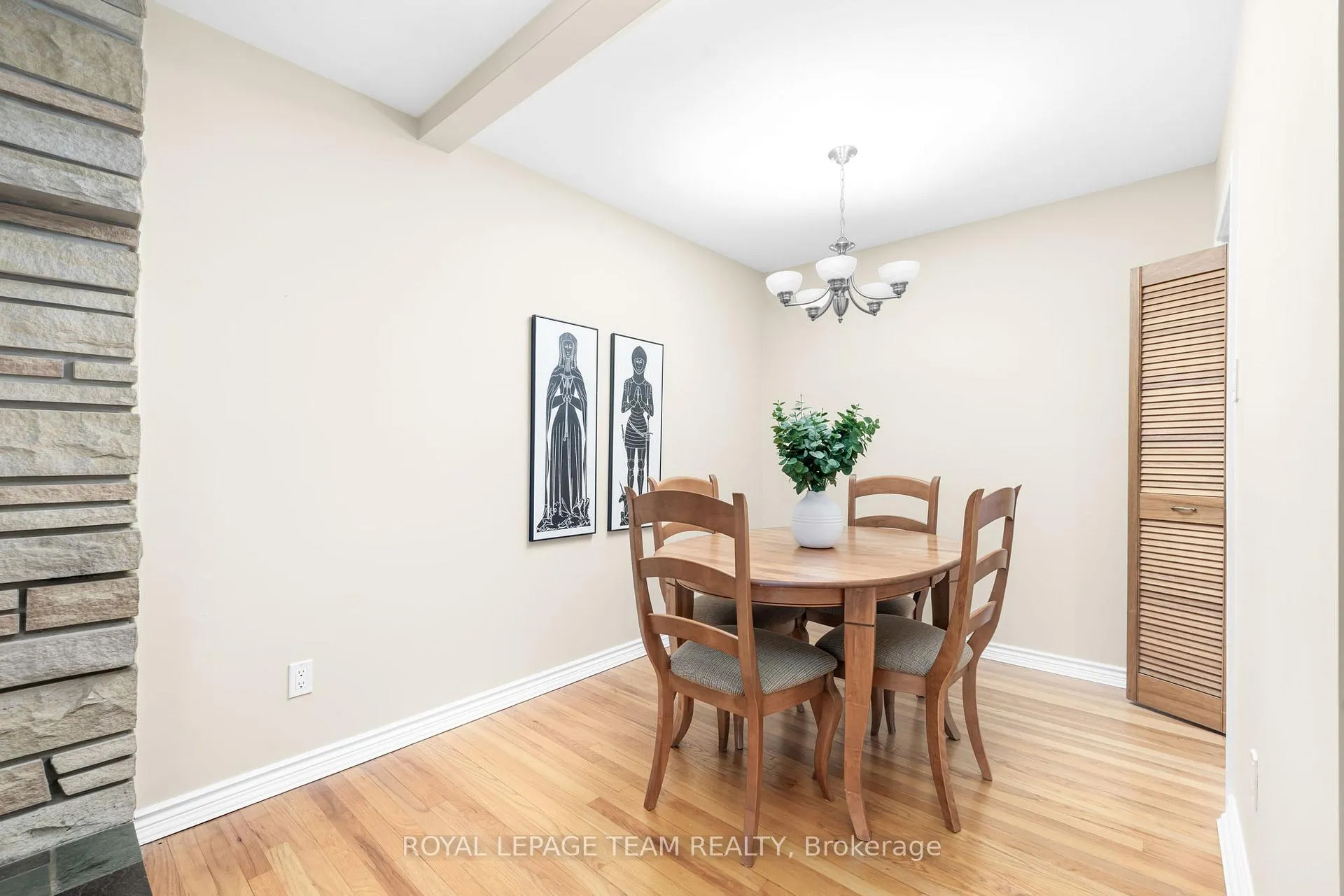 Photo 11 of 30 Elmsley Crescent, Ottawa, Arbeatha Park — HOMEH