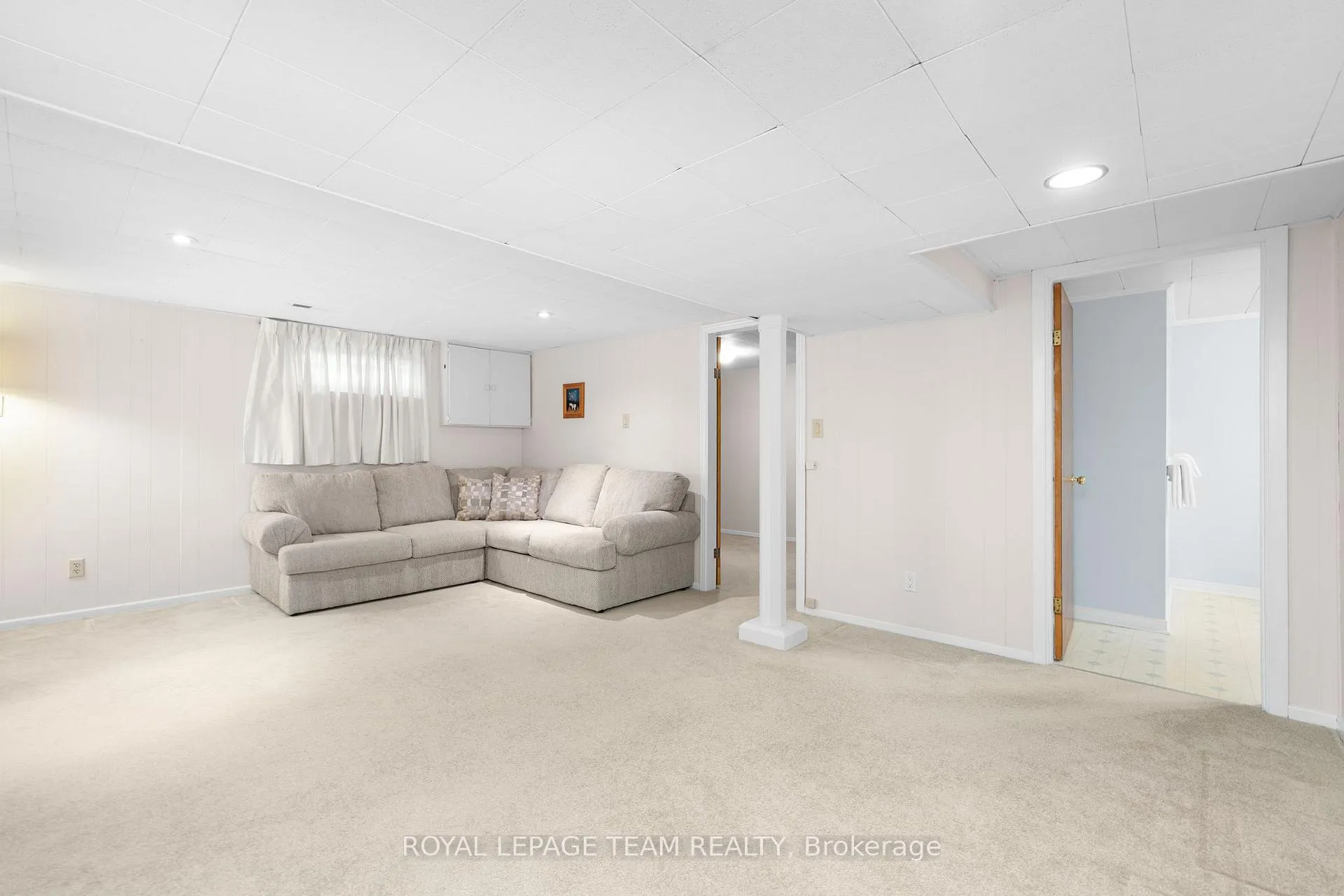 Photo 34 of 30 Elmsley Crescent, Ottawa, Arbeatha Park — HOMEH