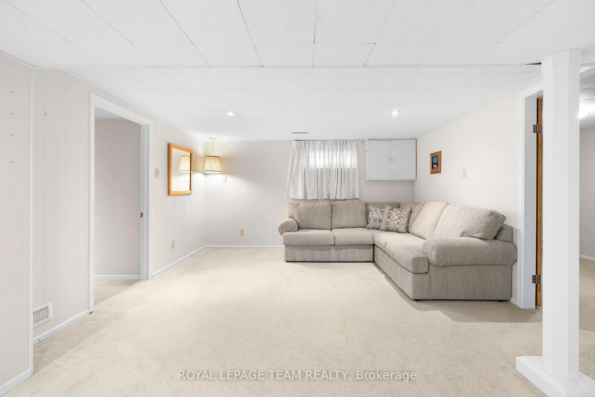 Photo 35 of 30 Elmsley Crescent, Ottawa, Arbeatha Park — HOMEH