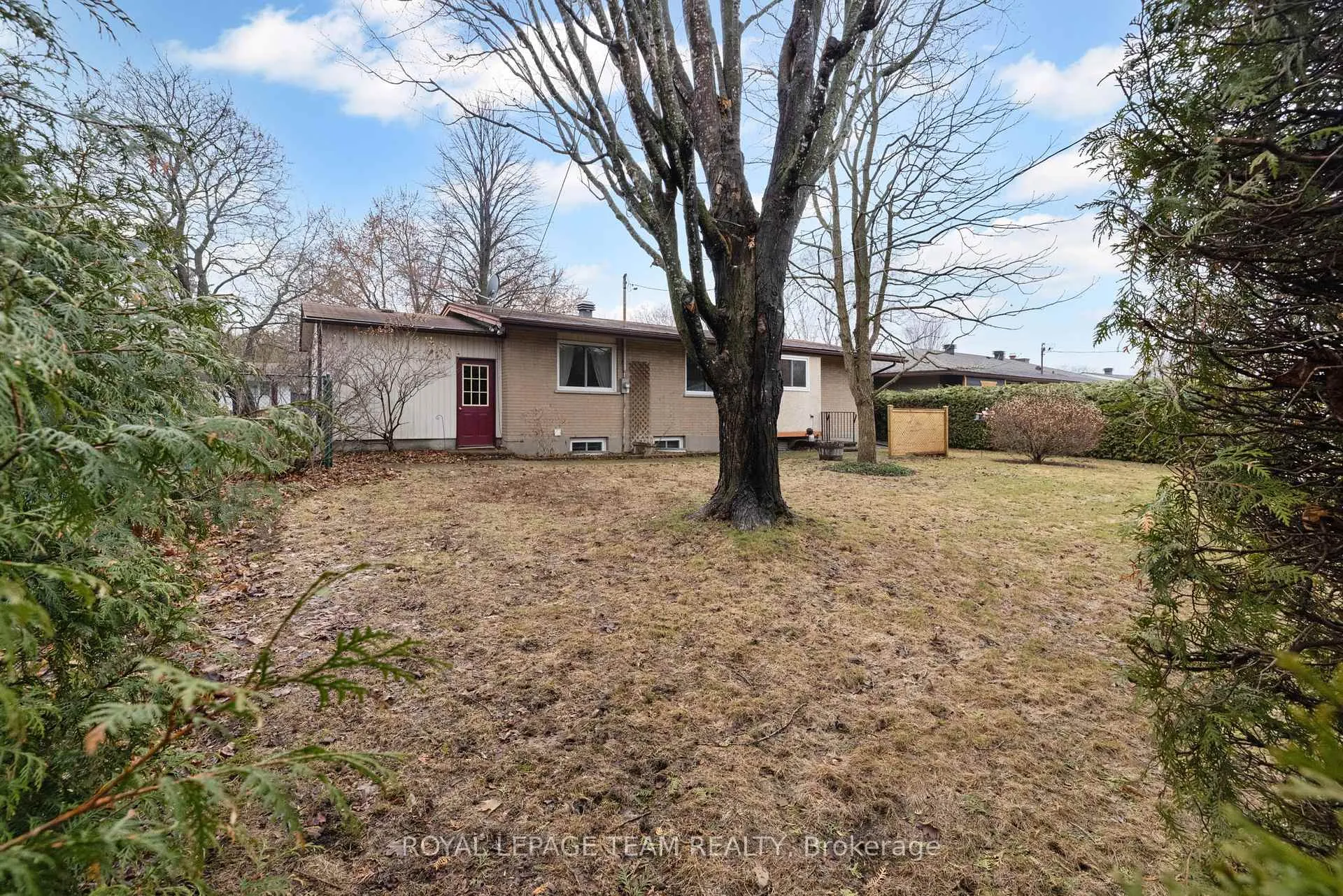 Photo 44 of 30 Elmsley Crescent, Ottawa, Arbeatha Park — HOMEH